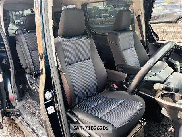 Toyota VOXY 2014-04 7964349-7