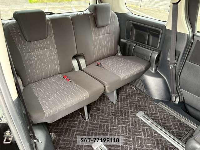 Toyota VOXY 2012-11 7964352-13