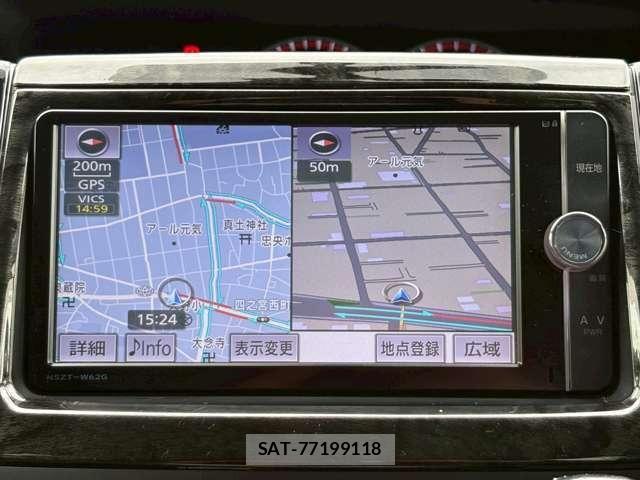 Toyota VOXY 2012-11 7964352-20