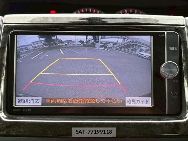 Toyota VOXY 2012-11 7964352-21