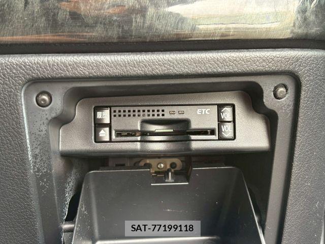 Toyota VOXY 2012-11 7964352-27