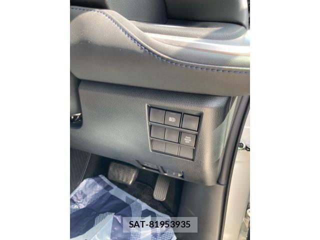 Toyota VOXY 2023-08 7964330-11