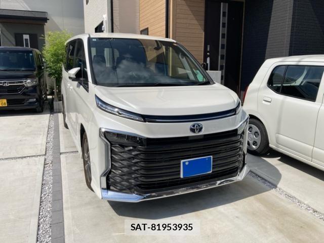 Toyota VOXY 2023-08 7964330-1