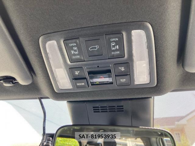 Toyota VOXY 2023-08 7964330-18