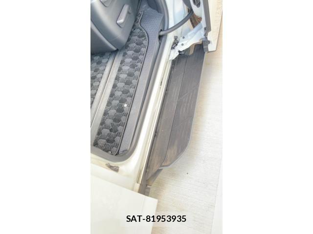 Toyota VOXY 2023-08 7964330-20