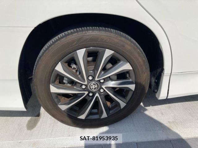 Toyota VOXY 2023-08 7964330-4