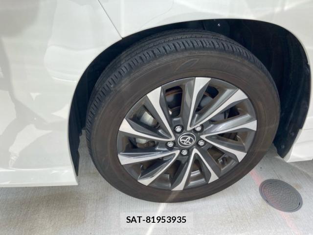 Toyota VOXY 2023-08 7964330-6