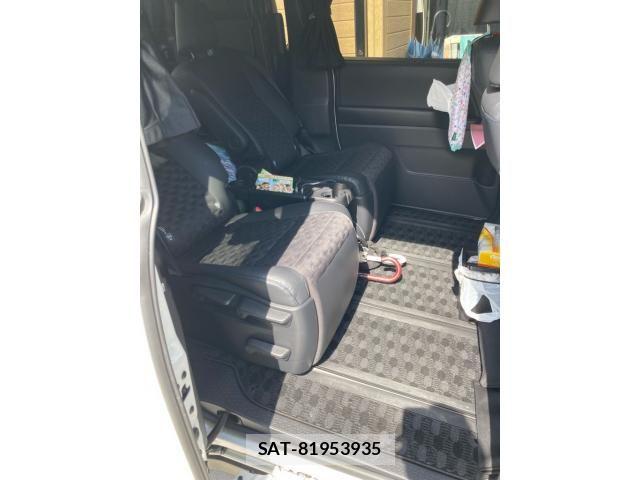 Toyota VOXY 2023-08 7964330-8