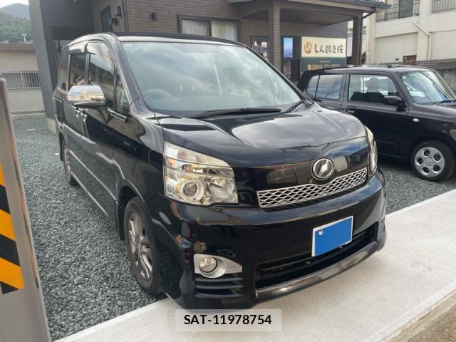 Toyota VOXY 2013-10 7964351-0