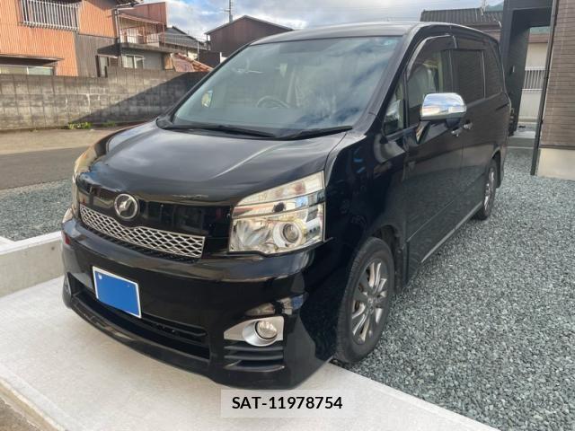 Toyota VOXY 2013-10 7964351-1