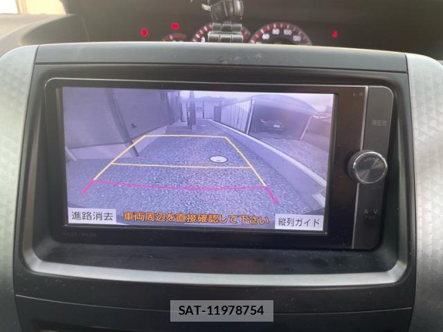 Toyota VOXY 2013-10 7964351-21