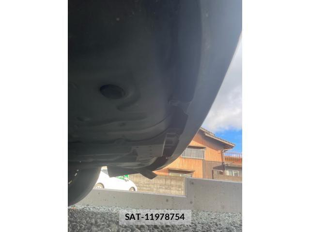 Toyota VOXY 2013-10 7964351-24