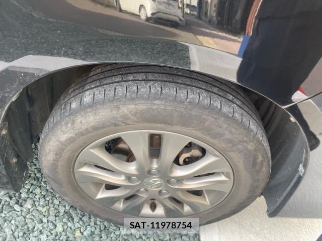 Toyota VOXY 2013-10 7964351-4