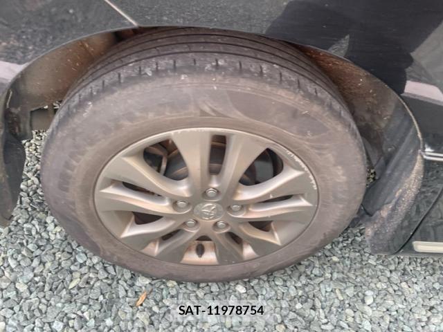 Toyota VOXY 2013-10 7964351-5