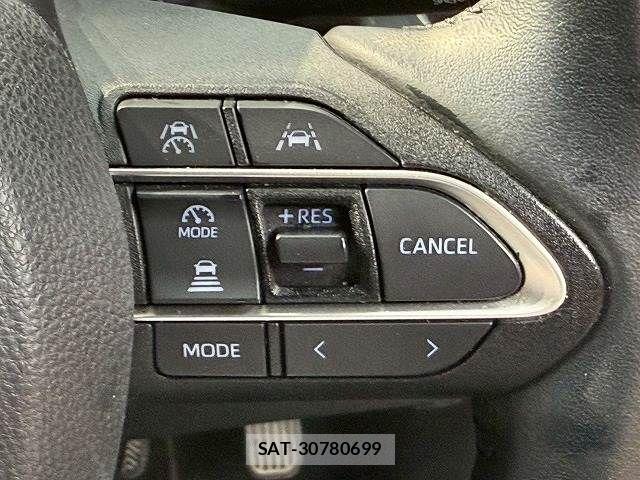 Toyota VOXY 2022-03 7964332-6