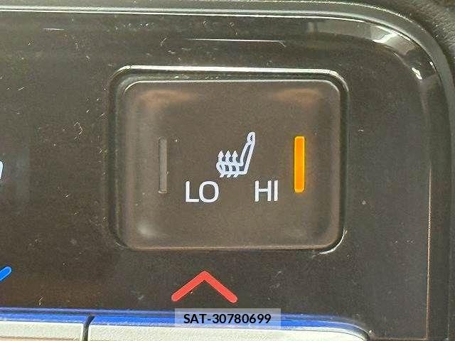 Toyota VOXY 2022-03 7964332-7