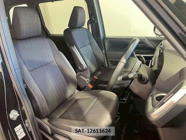 Toyota VOXY 2023-12 7964331-10