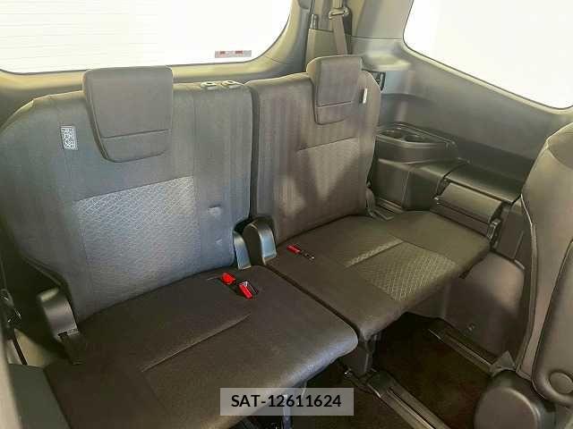 Toyota VOXY 2023-12 7964331-12