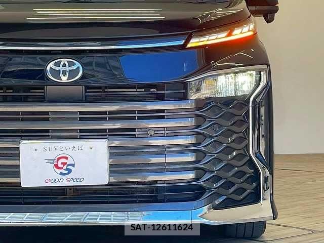 Toyota VOXY 2023-12 7964331-17
