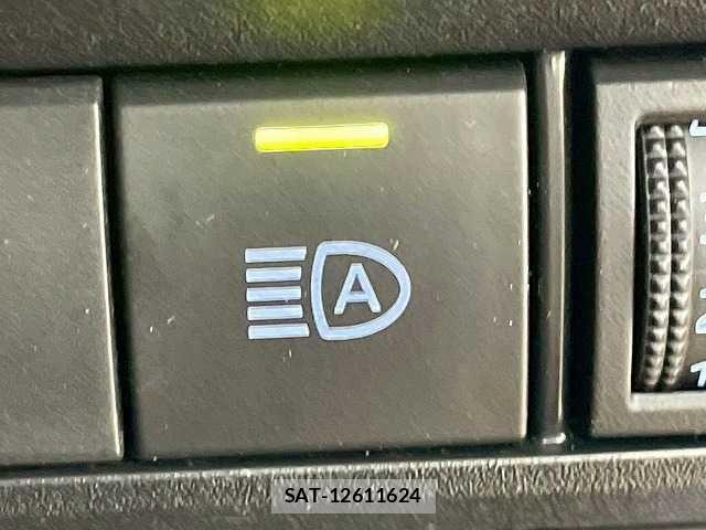 Toyota VOXY 2023-12 7964331-7