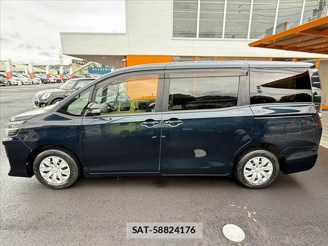Toyota VOXY 2015-03 7964345-11