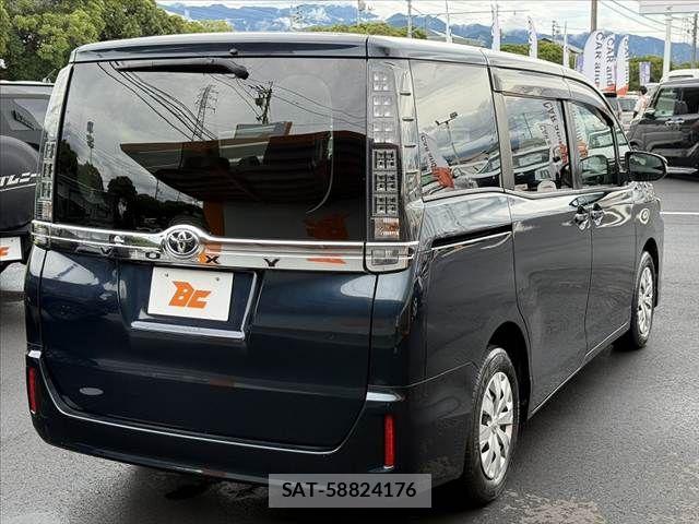 Toyota VOXY 2015-03 7964345-12