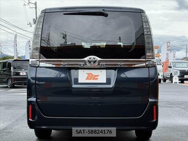 Toyota VOXY 2015-03 7964345-13