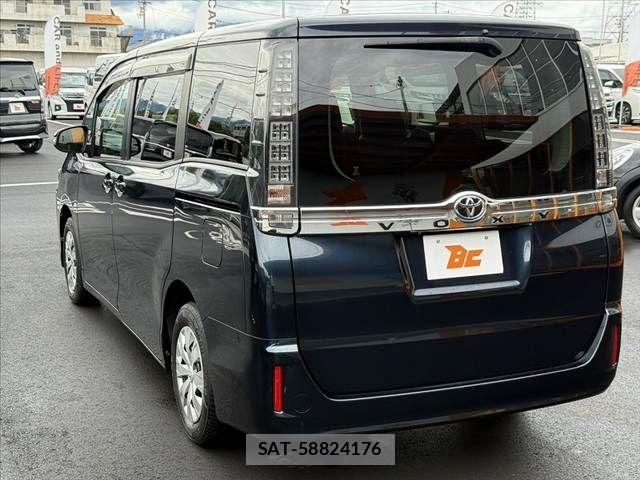 Toyota VOXY 2015-03 7964345-14