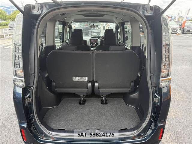 Toyota VOXY 2015-03 7964345-19