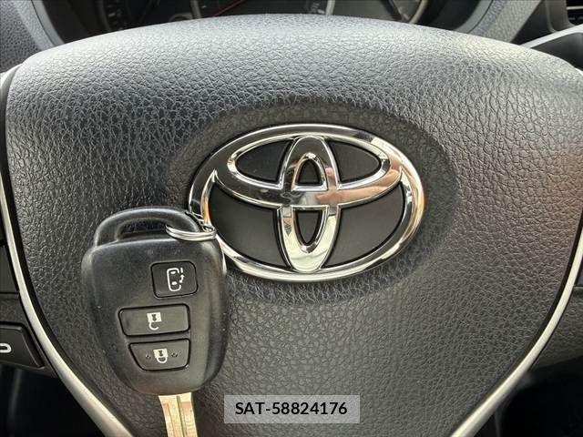 Toyota VOXY 2015-03 7964345-21