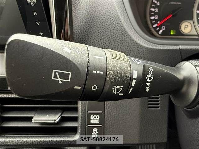 Toyota VOXY 2015-03 7964345-23
