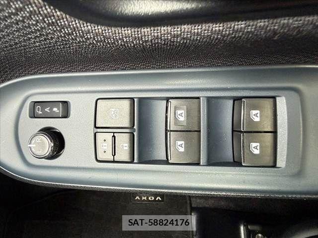 Toyota VOXY 2015-03 7964345-25