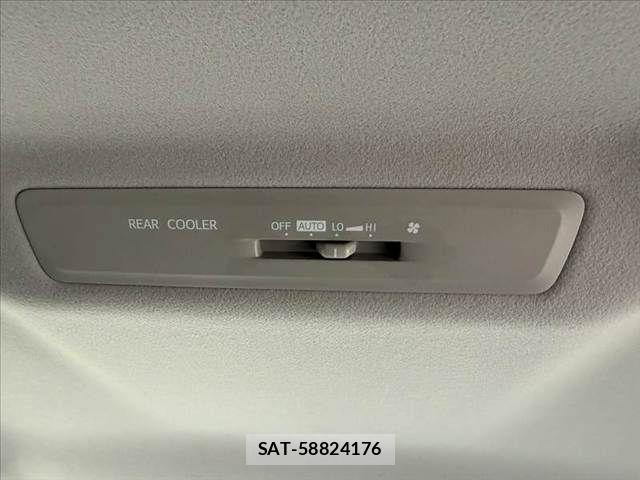Toyota VOXY 2015-03 7964345-28