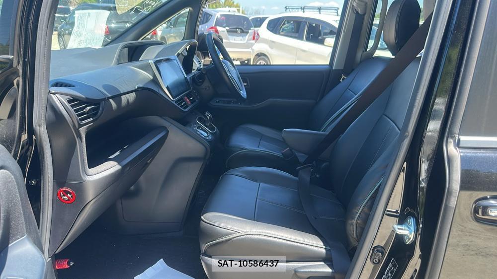 Toyota VOXY 2016-11 7831744-10