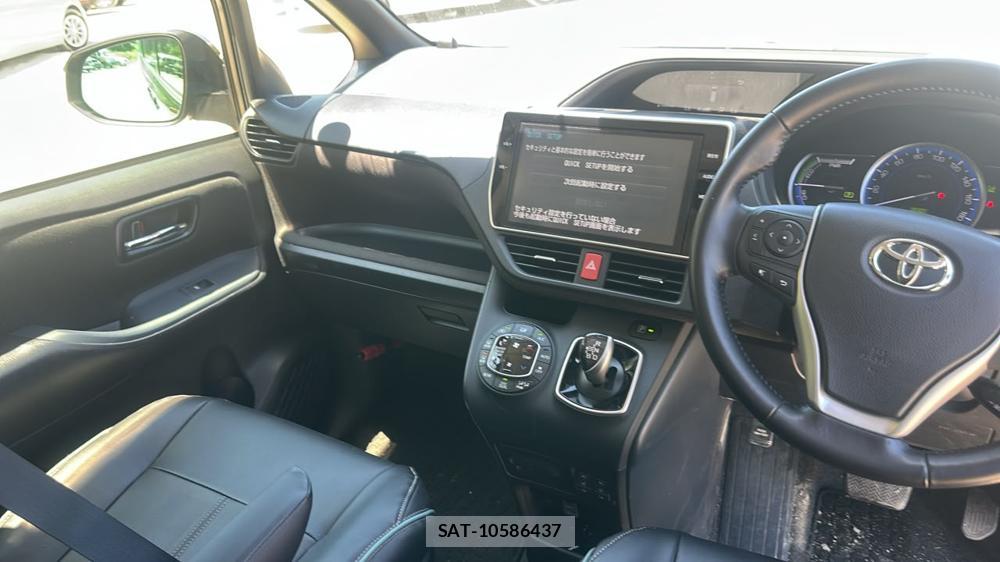 Toyota VOXY 2016-11 7831744-13