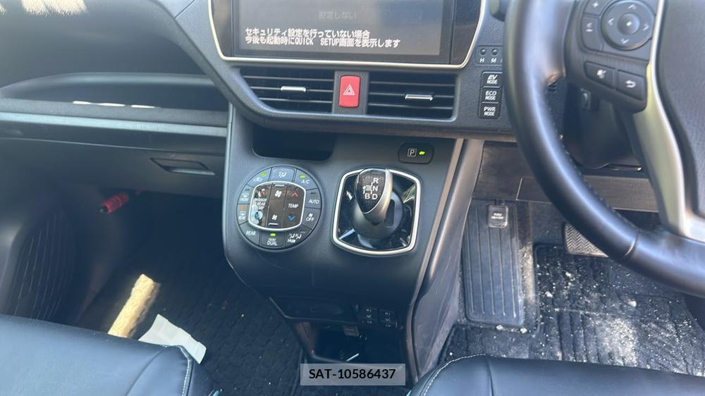 Toyota VOXY 2016-11 7831744-18