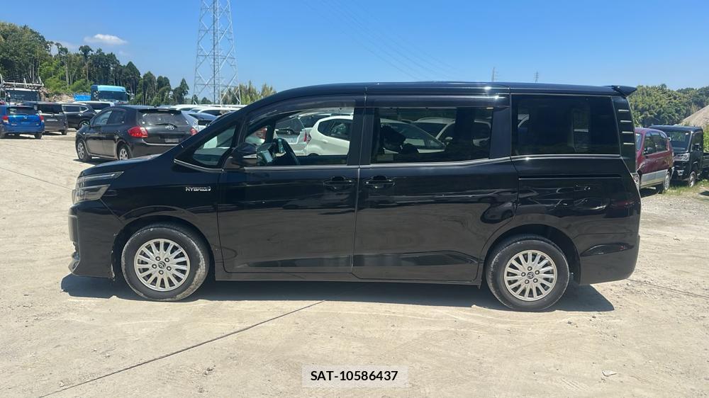 Toyota VOXY 2016-11 7831744-1