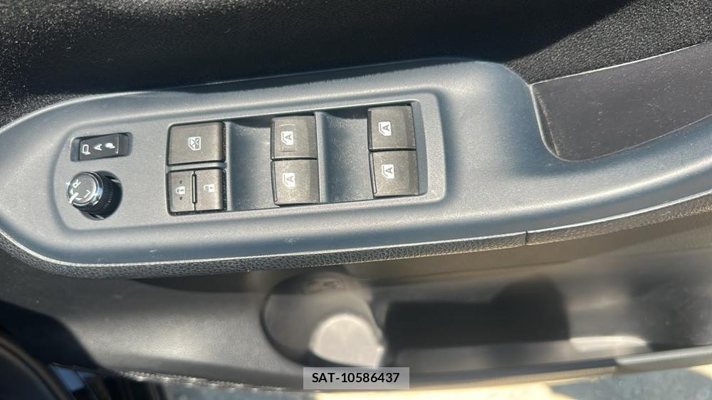 Toyota VOXY 2016-11 7831744-20