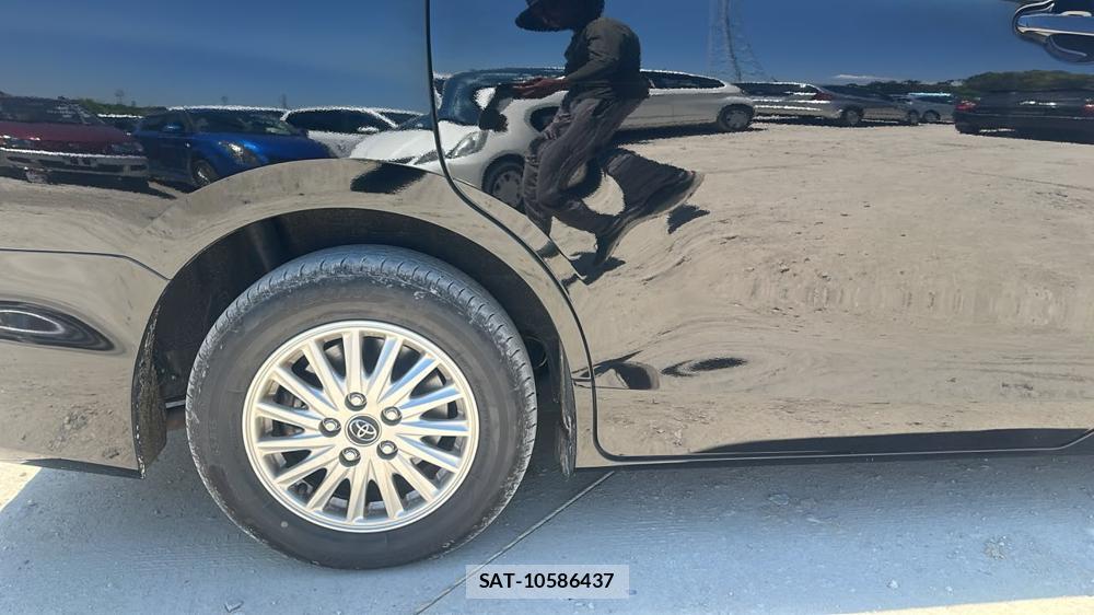 Toyota VOXY 2016-11 7831744-25