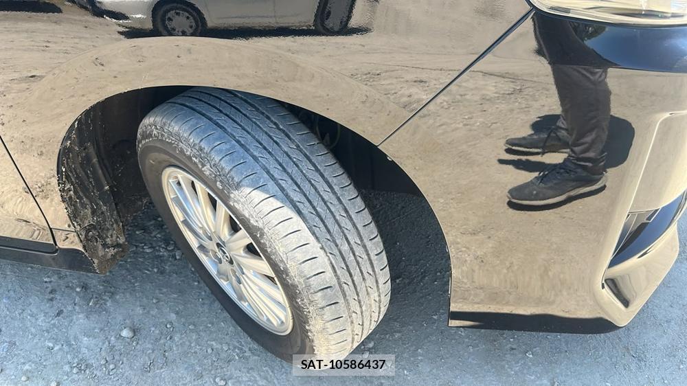 Toyota VOXY 2016-11 7831744-29