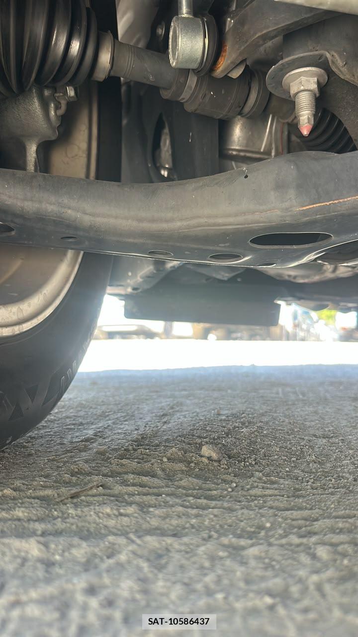 Toyota VOXY 2016-11 7831744-31