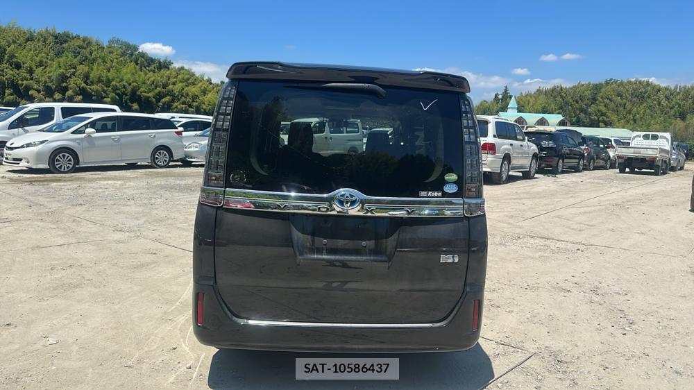 Toyota VOXY 2016-11 7831744-3