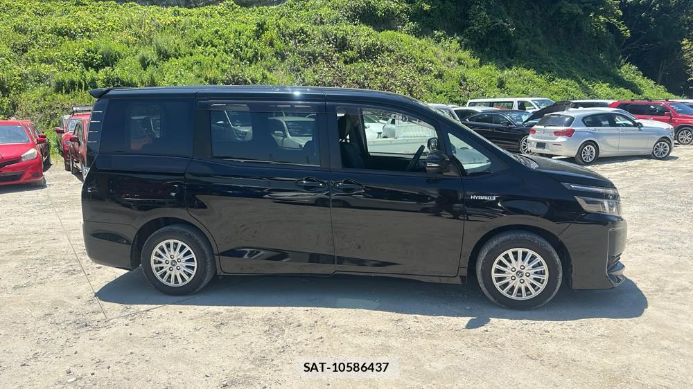 Toyota VOXY 2016-11 7831744-5