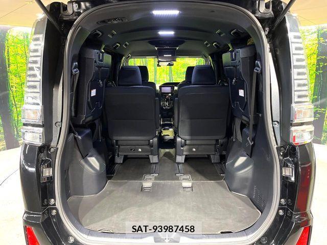 Toyota VOXY 2017-10 7981506-10