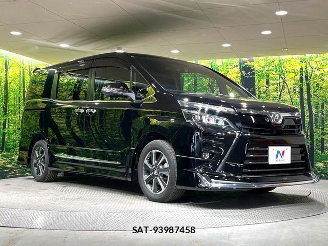 Toyota VOXY 2017-10 7981506-15