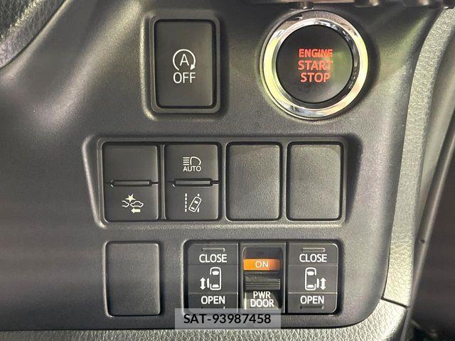 Toyota VOXY 2017-10 7981506-3
