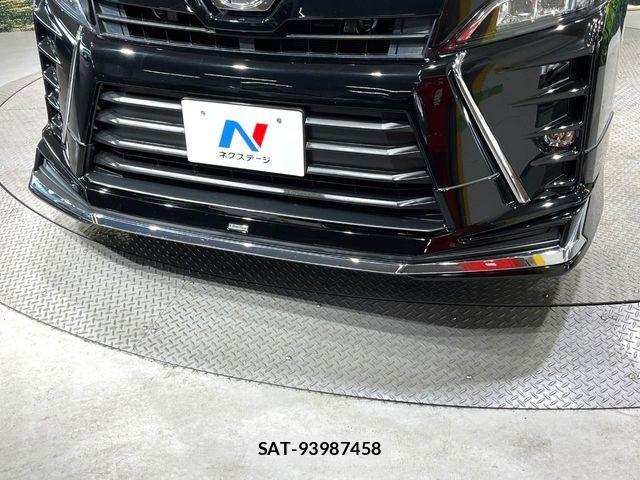 Toyota VOXY 2017-10 7981506-4