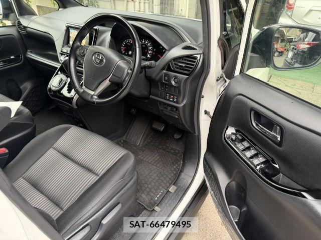 Toyota VOXY 2019-09 7981505-14