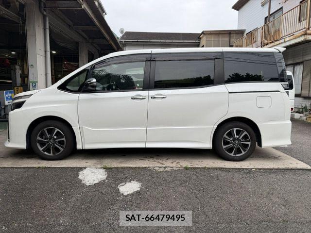 Toyota VOXY 2019-09 7981505-1