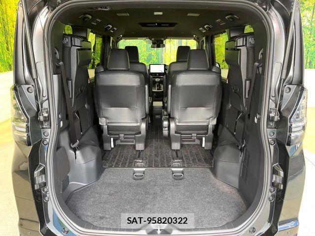 Toyota VOXY 2023-03 7981494-10